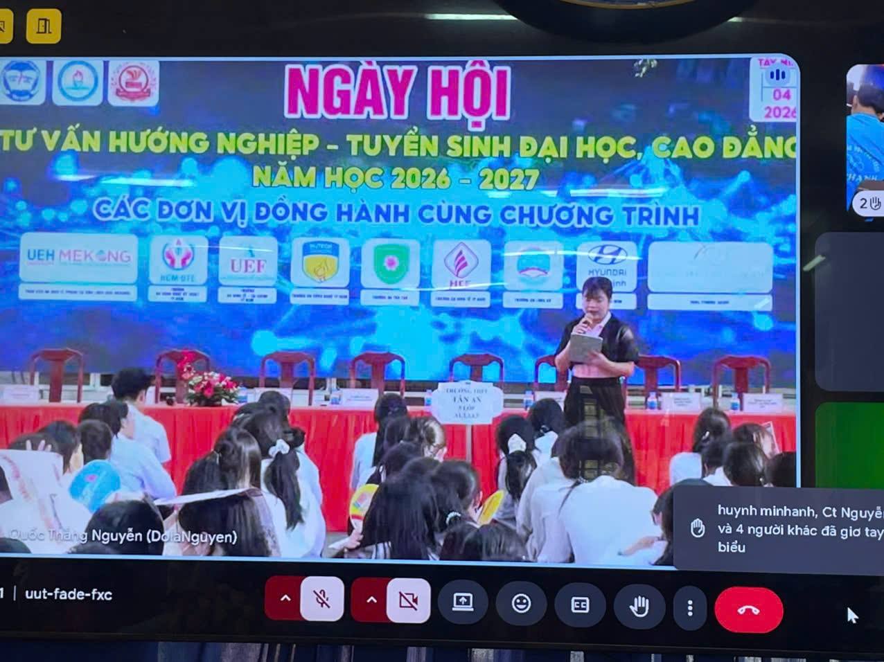  HOẠT ĐỘNG TRẢI NGHIỆM – HƯỚNG NGHIỆP: “KHÁM PHÁ XU HƯỚNG NGHỀ NGHIỆP BẢN THÂN”  